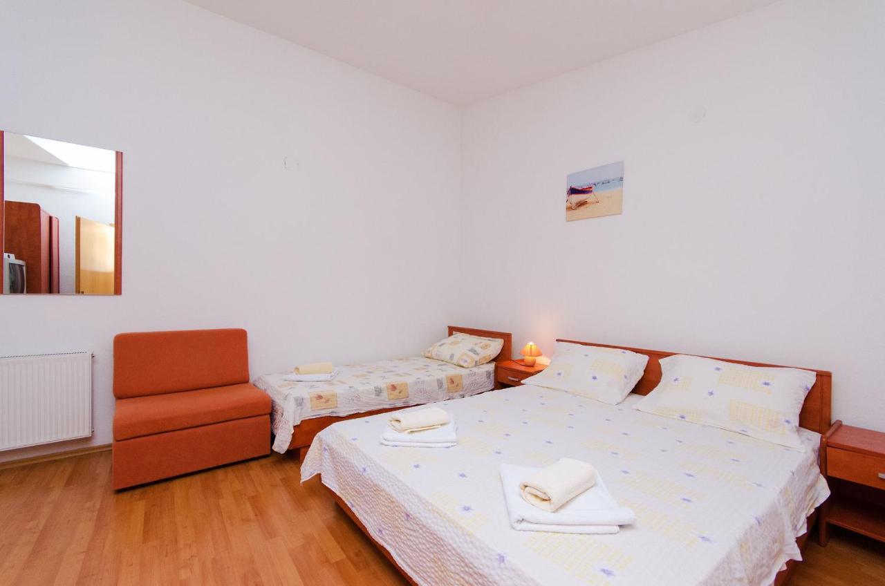 Apartments Marija Senj  Buitenkant foto